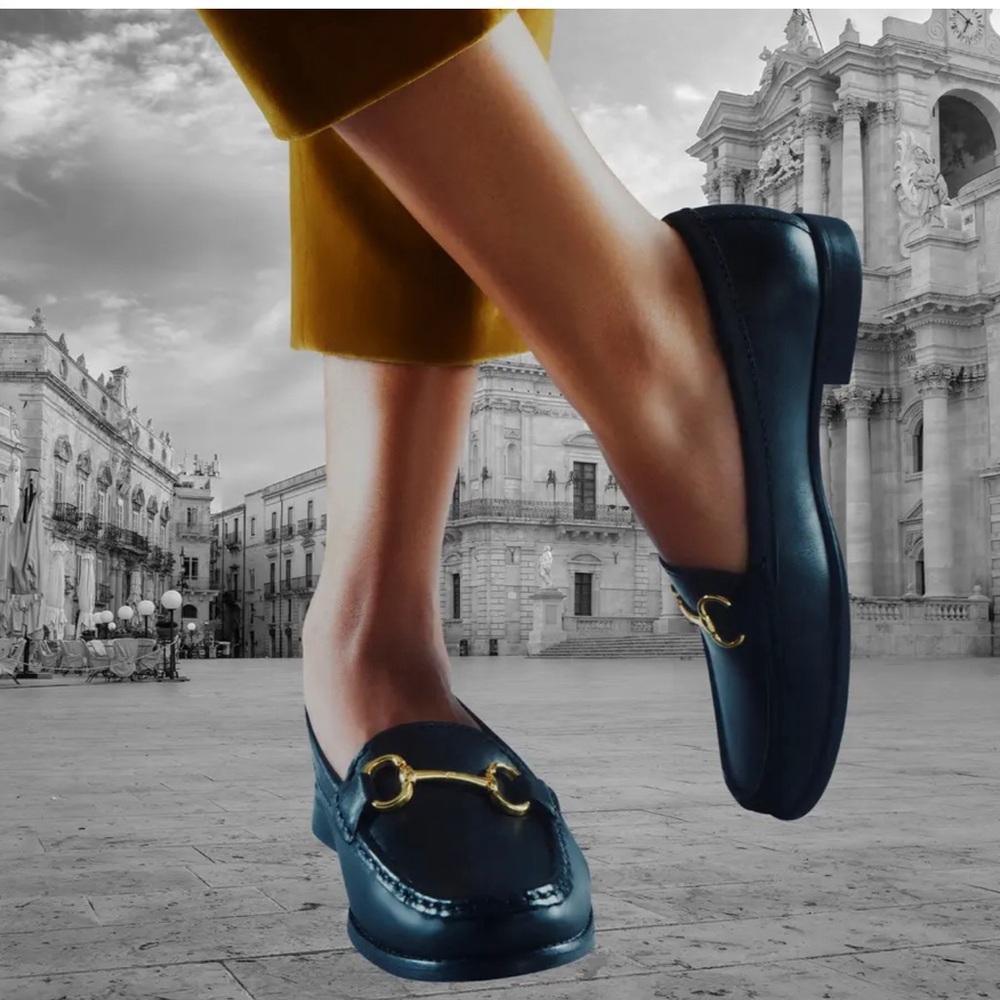 Elegant Navy Blue Loafers with Gold Accent